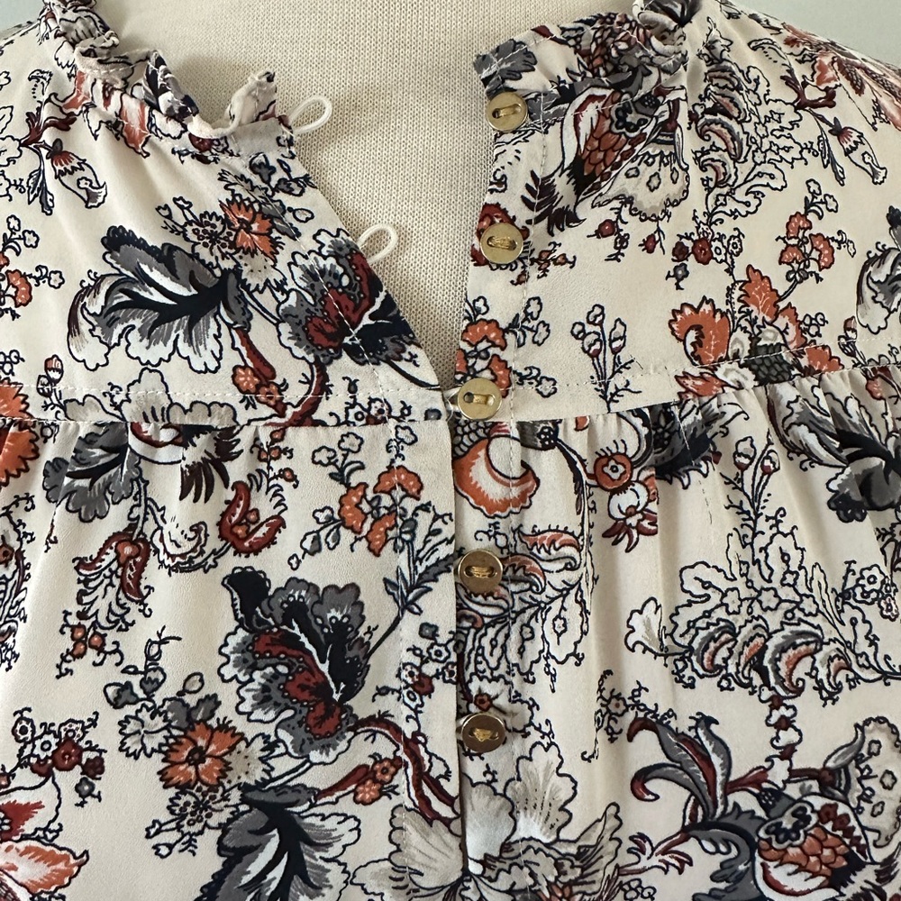 Floral Ruffle Sleeve Top - Picture 3 of 4